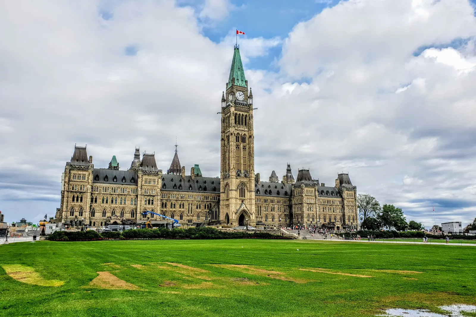 Federal Government to Eliminate Incentive for Foreign Workers to Combat Immigration Fraud